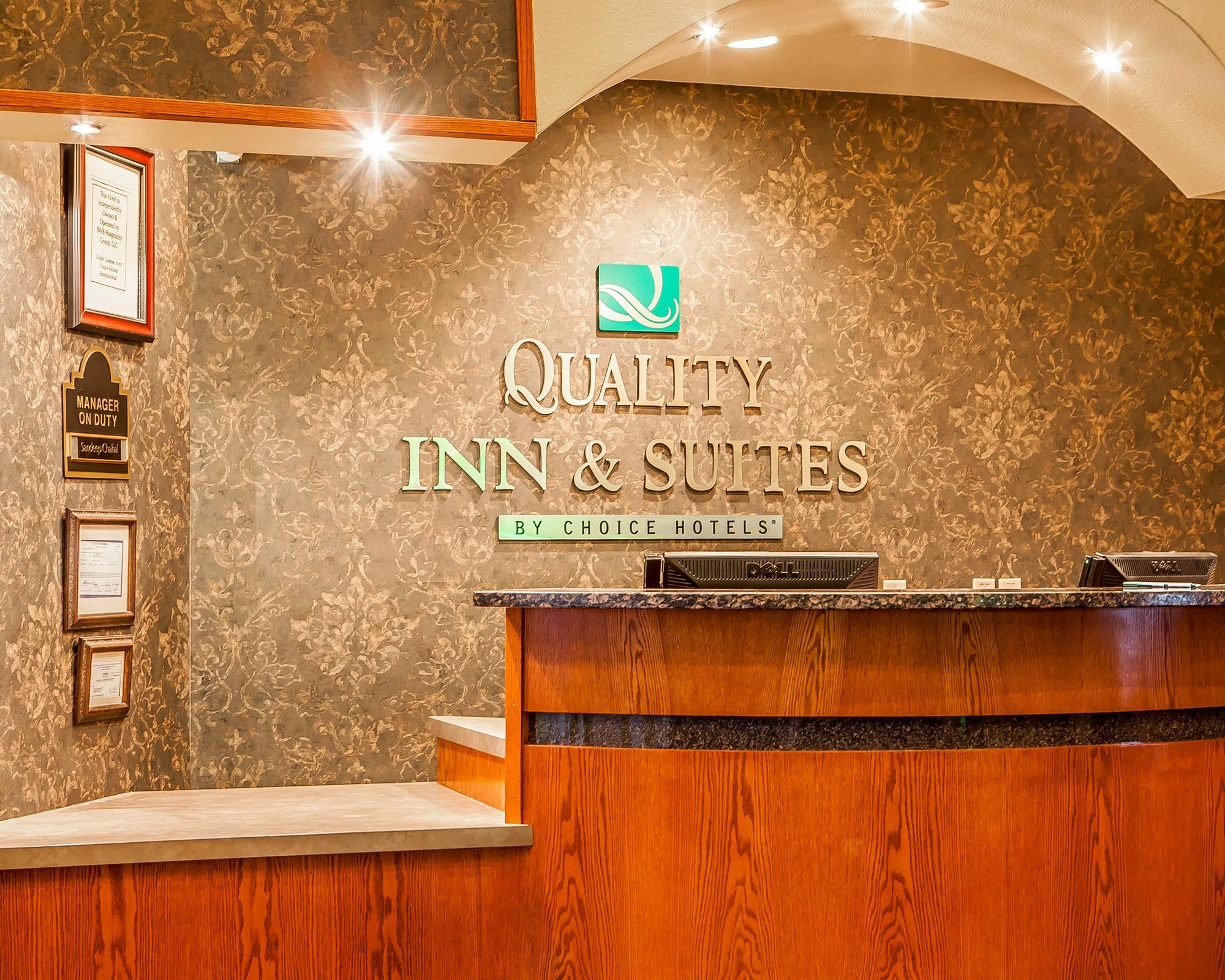 Quality Inn & Suites Hannibal Exterior photo